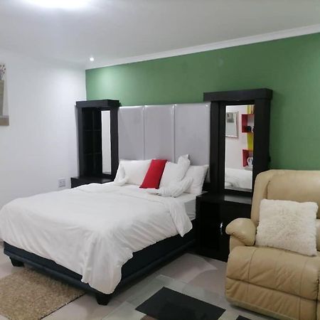 Opuwo Royal Guesthouse מראה חיצוני תמונה