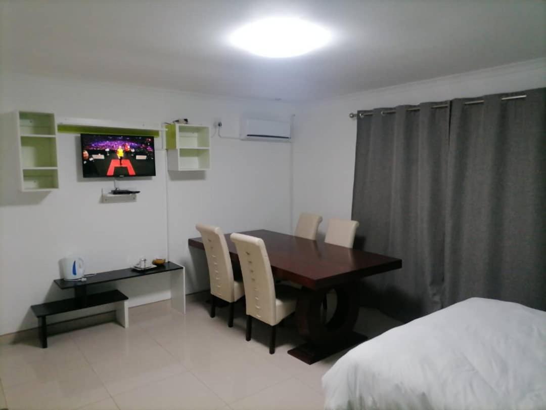 Opuwo Royal Guesthouse מראה חיצוני תמונה