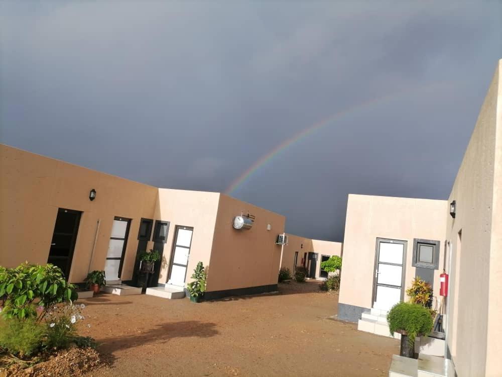 Opuwo Royal Guesthouse מראה חיצוני תמונה